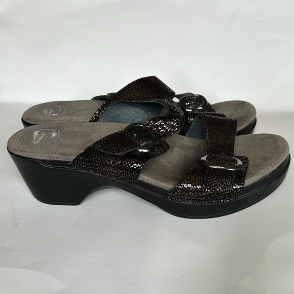 Dansko Double Buckles and Straps Platform Sandal slip on 40 9.5 - Picture 5 of 7